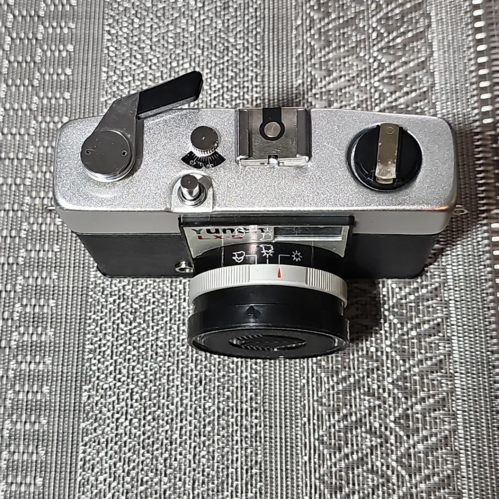 Vintage Yunon‎ LX-5 F-45MM 35mm Point & Shoot Camera Original Packaging & Case